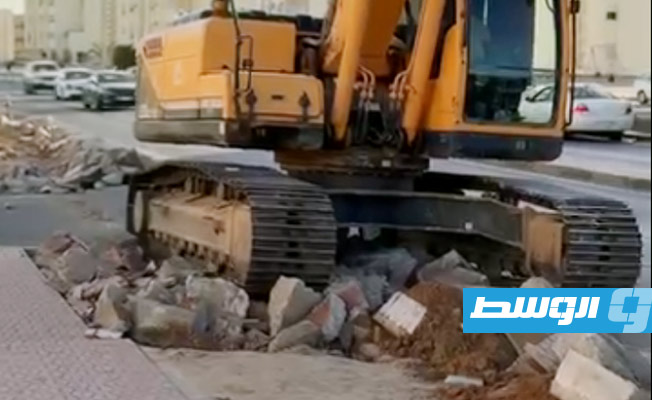 من أعمال توسعة شارع دبي في سرت (لقطة مثبتة من فيديو: جهاز تنفيذ مشروعات الإسكان)
