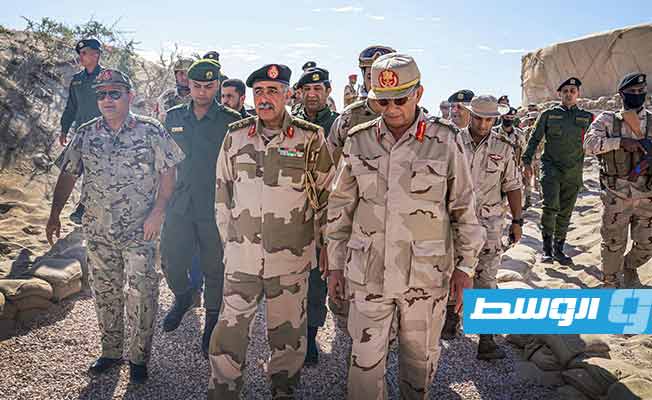 الناظوري لدى وصوله إلى موقع المناورة رعد 2021، الثلاثاء 19 أكتوبر 2021. (شعبة الإعلام الحربي)