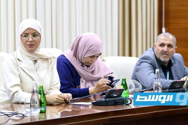 اجتماع وزيري الخدمة المدنية والصحة المكلفين مع لجنة إعداد مقترح الهيكل التنظيمي لإدارات الخدمات الصحية بالمناطق. (حكومتنا)