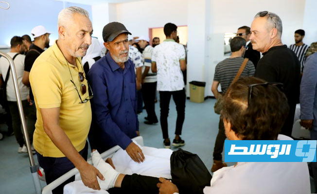 وفد من الفنانين والإعلاميين وعدد من موظفي هيئة السينما والمسرح والفنون إلى مركز بنغازي الطبي، 17 سبتمبر 2023. (صفحة الهيئة على فيسبوك).