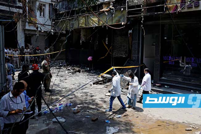 أثار حريق اندلع في في فندق في العاصمة الهندية نيودلهي، 3 يونيو 2026. (رويترز)