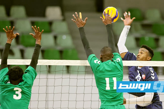 مباراة الاتحاد المصراتي والأهلي بنغازي بالجولة الثانية من نهائيات ليبيا للكرة الطائرة الجمعة 6 فبراير 2026 (تصوير – محمود دردور – الوسط)