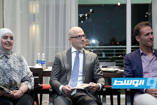 مناقشات على هامش إفطار البعثة الأوروبية بحضور بعض الشباب الليبي، 22 مارس 2025 (بعثة الاتحاد الأوروبي لدى ليبيا)