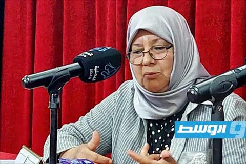 الكاتبة مريم سلامة خلال حديثها في الأمسية، 14 أكتوبر 2025. (الإنترنت)