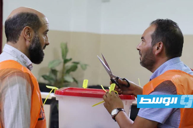 فرز وعد الأصوات داخل مراكز الاقتراع في البلديات التابعة لمكتب الإدارة الانتخابية بالزاوية، 23 أغسطس 2025 (مفوضية الانتخابات)
