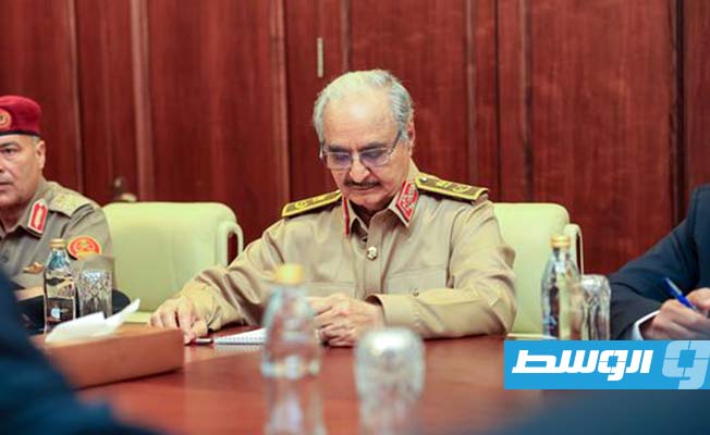 من مباحثات حفتر والسكرتير الدائم لوزارة الشؤون الخارجية والأوروبية المالطية كريستوفر كوتاجار بمقر القيادة العامة في بنغازي، 30 مايو 2023. (القيادة العامة)