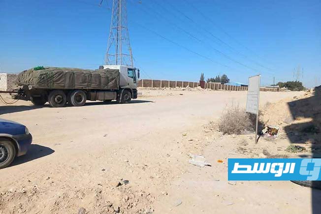 منع مرور الشاحنات الكبيرة إلى وسط أجدابيا، 12 فبراير 2025. (مديرية أمن أجدابيا)