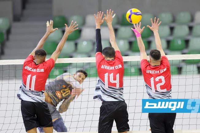 مباراة السويحلي والأفريقي زليتن بالجولة الثانية من نهائيات ليبيا للكرة الطائرة الجمعة 6 فبراير 2026 (تصوير – محمود دردور – الوسط)