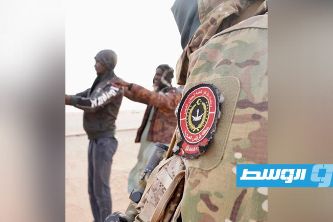 جانب من عملية ترحيل مهاجرين غير نظاميين من النواحي الأربعة، الخميس 17 أبريل 2025 (مديرية أمن النواحي الأربع)