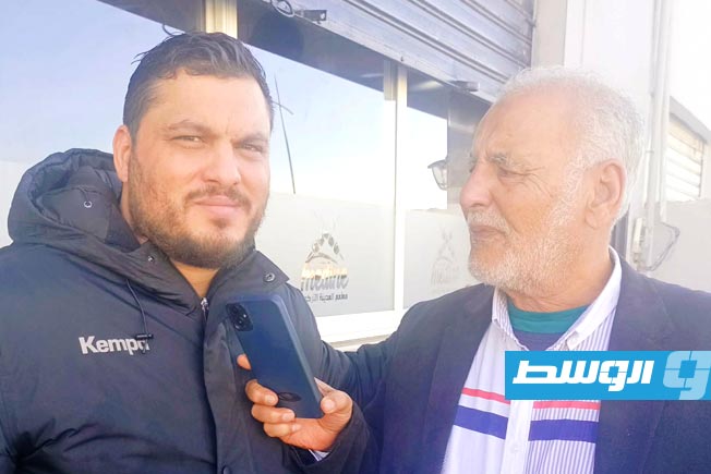 مدير العلاقات الخارجية بالشركة الداعمة للبطل الليبي محمود رجب يتحدث إلى مراسل «بوابة الوسط». (خاص - الوسط)