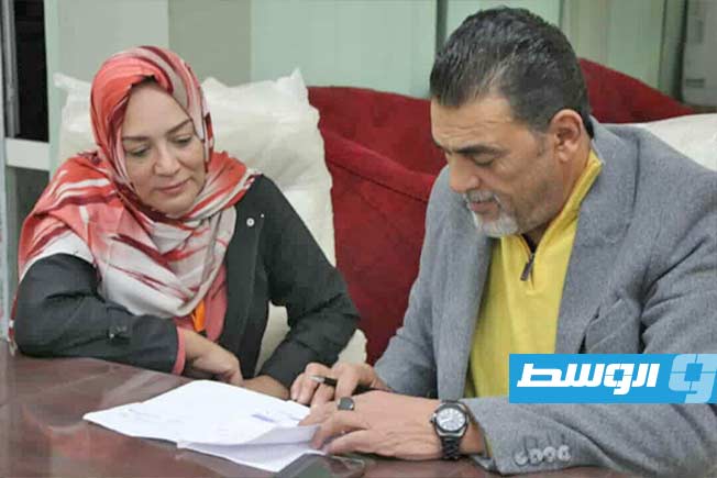 المخرج فرج عبدالكريم والفنانة نجلاء لامين. (بوابة الوسط)