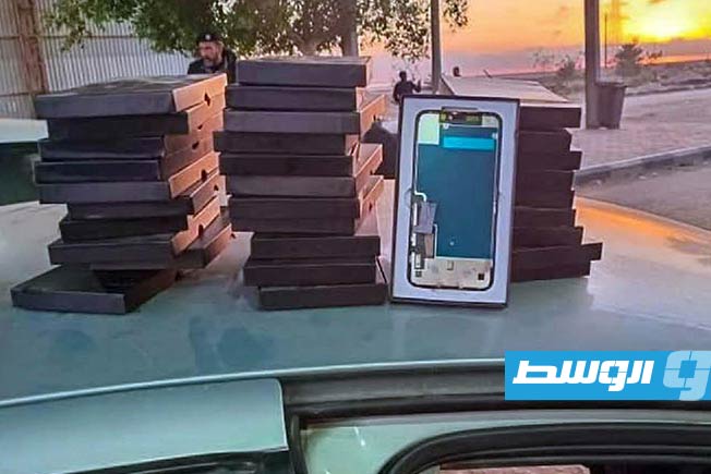 بضائع مصادرة قبل تهريبها عبر منفذ رأس اجدير، 19 فبراير 2025. (وزارة الداخلية)