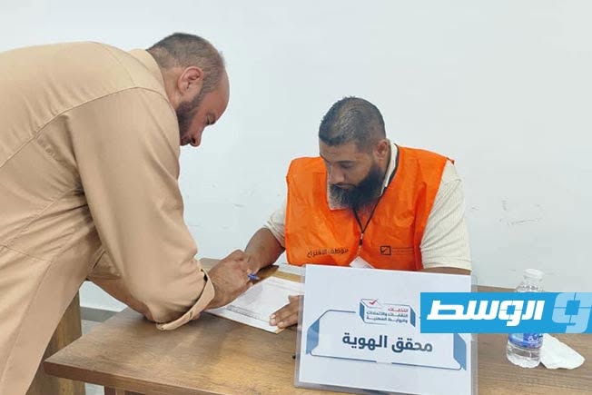 معلم يصوت في انتخابات النقابات الفرعية للمعلمين، 19 يوليو 2026 (مفوضية الانتخابات)