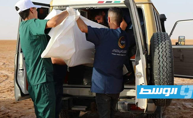 جانب من عملية انتشال الجثث (وزارة الداخلية بحكومة الوحدة الوطنية الموقتة)
