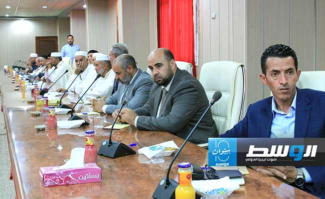 جانب من لقاء عضو المجلس الرئاسي عبدالله اللافي مع عدد من أعيان يفرن وعمداء مدن الجبل الغربي، الأربعاء 30 أكتوبر 2024 (المجلس الرئاسي)