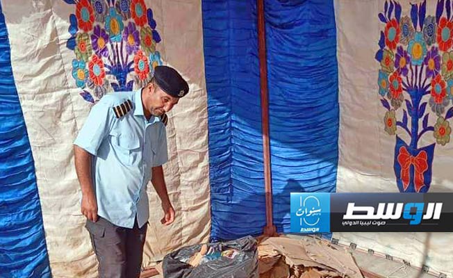 مصادرة مفرقعات وألعاب نارية من الأكشاك والخيام على الأرصفة والطرقات في بني وليد، السبت 14 سبتمبر 2024 (فيسبوك)