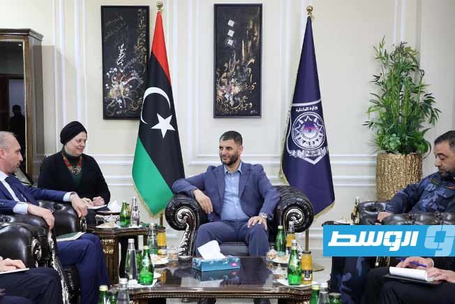 لقاء الطرابلسي مع سفير إيطاليا في ليبيا جينالوكا ألبريني، الأحد 9 فبراير 2025. (وزارة الداخلية)
