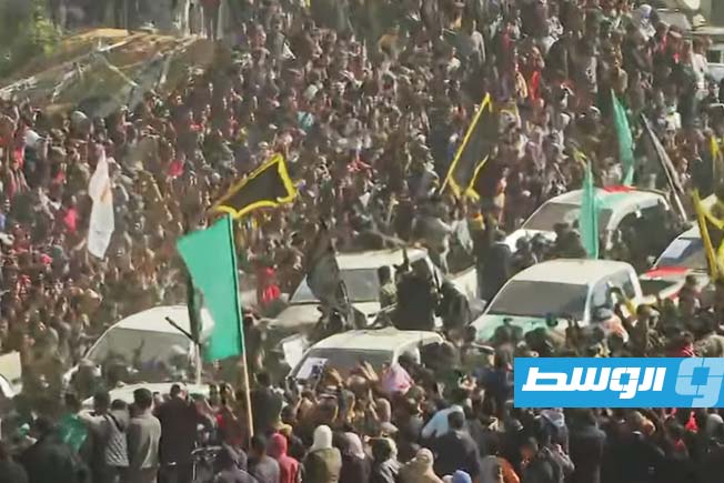 حشد جماهيري غفير بموقع تسليم دفعة جديدة من الأسرى الإسرائيليين في خان يونس، 30 يناير 2025. (الإنترنت)