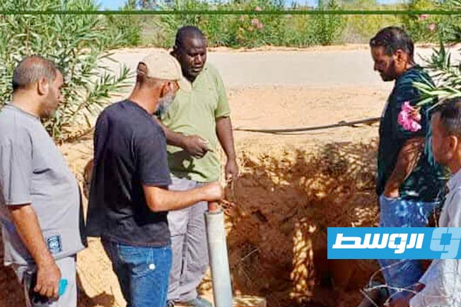 تركيب صمامين بخزان مياه خور وقيدة في سرت (جهاز النهر الصناعي)