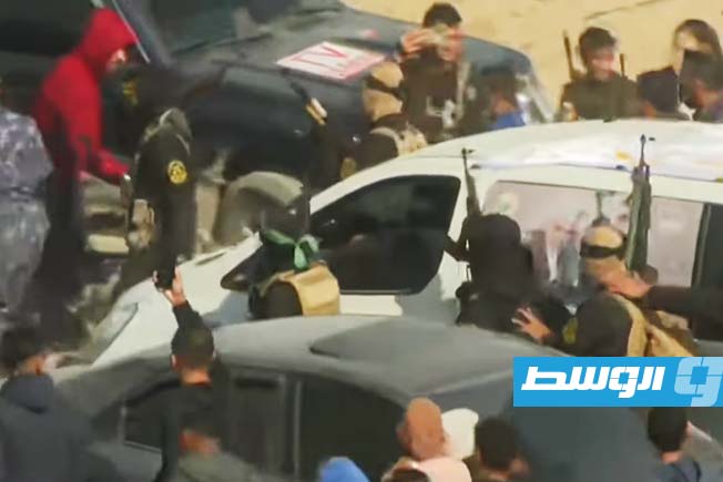 حشد جماهيري غفير بموقع تسليم دفعة جديدة من الأسرى الإسرائيليين في خان يونس، 30 يناير 2025. (الإنترنت)
