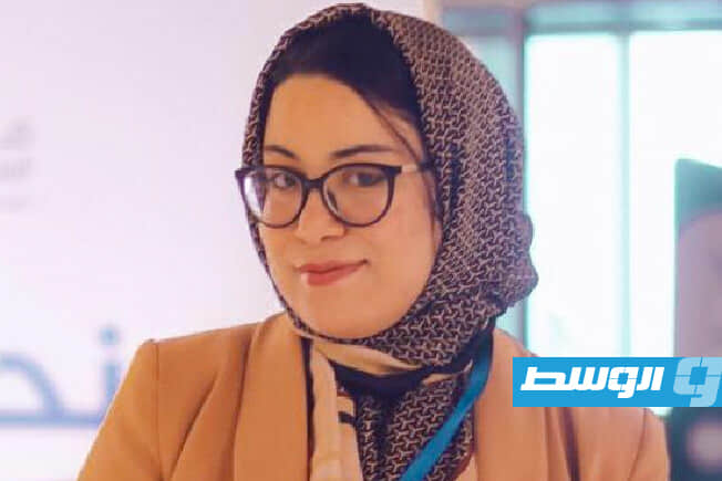الوثائقية والمصورة الليبية أميرة النعال (إنترنت)