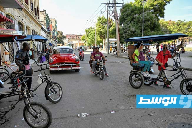 من شوارع العاصمة الكوبية هافانا في 13 أكتوبر 2025. (أ ف ب)
