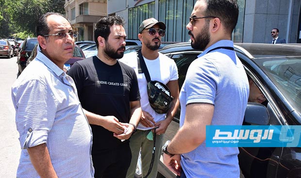 نجوم الفن في جنازة فاروق الفيشاوي (تصوير: مصطفى مرتضى)