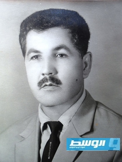 الكاتب النقابي والقاص أحمد محمد العنيزي