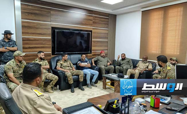 اجتماع لبحث تنظيم شواطئ بنغازي، 4 يوليو 2024. (جهاز البحث الجنائي)