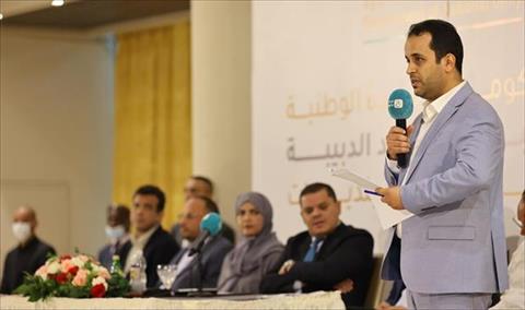 من لقاء الدبيبة مع ممثلي قبائل وأعيان وعمداء بلديات ‏منطقتي الهلال النفطي والواحات, 1 أكتوبر 2021. (حكومة الوحدة الوطنية)