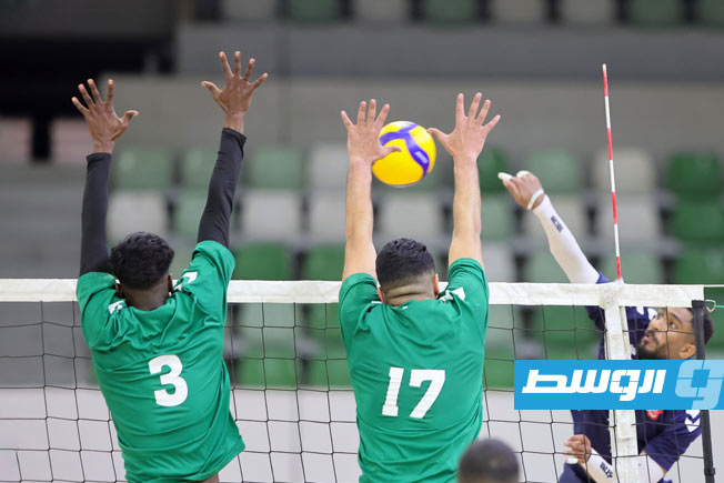 مباراة الاتحاد المصراتي والأهلي بنغازي بالجولة الثانية من نهائيات ليبيا للكرة الطائرة الجمعة 6 فبراير 2026 (تصوير – محمود دردور – الوسط)