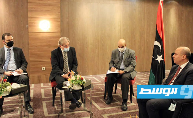 لقاء اللافي والسفير الأميركي لدى ليبيا في تونس، الخميس 6 مايو 2021. (المجلس الرئاسي)
