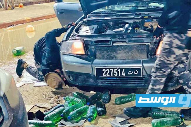 من عمليات سكب الوقود المضبوط في منفذ رأس اجدير، 3 مارس 2025. (الإدارة العامة للعمليات الأمنية)