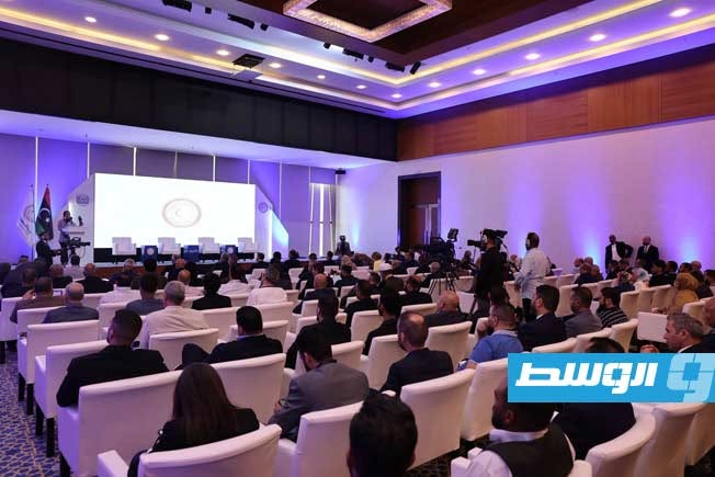 مشاركة محافظ مصرف ليبيا المركزي ناجي عيسى في حوارية «دور القطاع المصرفي في إعادة تنشيط مشروعات الإسكان والتنمية العمرانية» في طرابلس، الإثنين 6 يوليو 2026. (مصرف ليبيا المركزي)