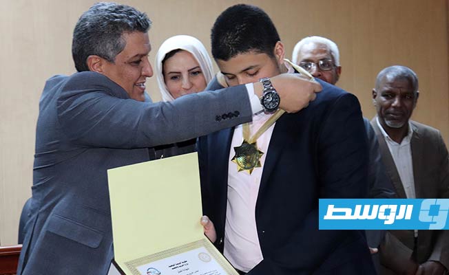 جانب من حفل تكريم طلاب ليبيين تفوقوا في مبادرة الموهوبين العرب (صفحة وزارة التعليم بحكومة الوحدة الوطنية على فيسبوك)