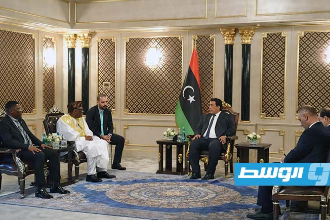 من اعتماد أوراق سفير سيراليون لدى ليبيا صادق سيلا، أول فبراير 2025 (المجلس الرئاسي)