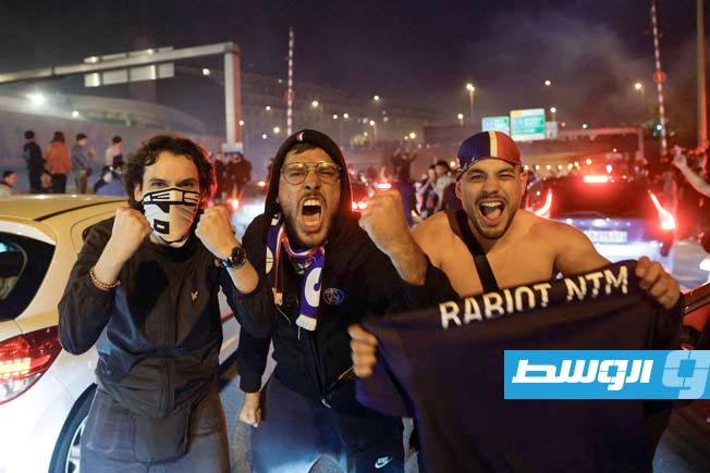 احتفالات جمهور باريس سان جيرمان بتأهل فريقه لنهائي دوري أبطال أوروبا الأربعاء 7 مايو 2025 (فرانس برس)