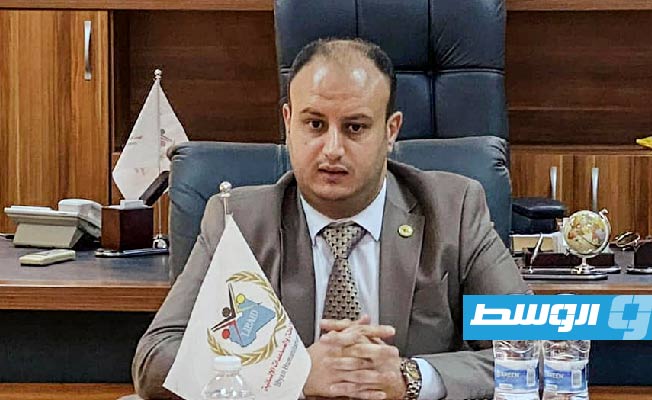 رئيس لجنة إدارة الهيئة الليبية للإغاثة والمساعدات الإنسانية، خلال ترأسه الاجتماع الأول للجنة لسنة 2023، الثلاثاء 30 مايو 2023. (هيئة الإغاثة)