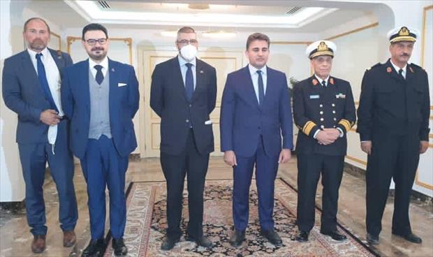 قائد «إيريني» لـ«الوفاق»: محايدون تجاه الأطراف الليبية