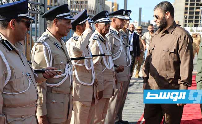 وزير الداخلية بحكومة الوحدة الوطنية الموقتة عماد الطرابلسي يزور جهاز مكافحة الهجرة غير الشرعية، الخميس 16 نوفمبر 2023 (صفحة الوزارة على فيسبوك)