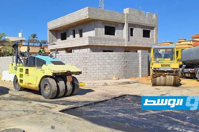 رصف الطريق الممتدة من مسجد الشط إلى مدرسة عروس البحر في جنزور الغربية، 25 أكتوبر 2025 (جهاز تنفيذ مشروعات الإسكان والمرافق)
