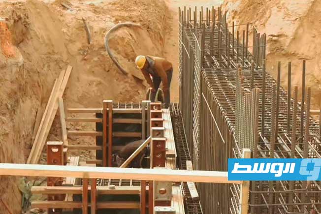 جانب من تنفيذ مشروع الطريق الدائري الثالث، بالقرب من طريق الشط بطرابلس، 8 نوفمبر 2025 (جهاز تنفيذ مشروعات الإسكان والمرافق)