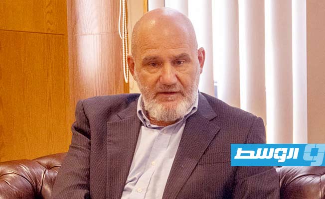 من لقاء رئيس المجلس التسييري لبلدية بنغازي الصقر عمران بوجواري وكبير مستشاري المؤسسة الألمانية للتعاون الدولي (GIZ) فريدريك مورليت، 31 أغسطس 2022. (بلدية بنغازي)