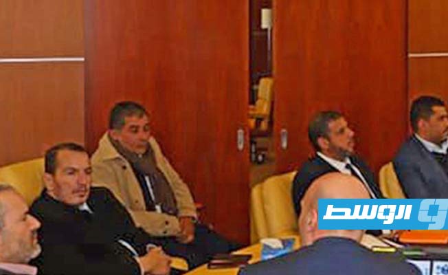 جانب من اجتماع وزير التخطيط المكلف بحكومة الوحدة الوطنية الموقتة محمد الزيداني مع ممثلين عن الوكالة الأميركية للتنمية، الأربعاء 11 يناير 2023 (منصة حكومتنا)