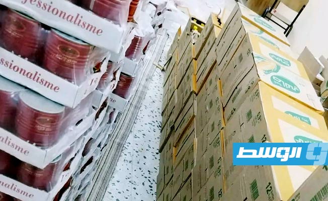 مواد غذائية يجرى توزيعها على الأسر المحتاجة في السائح، 1 أبريل 2023. (وزارة الشباب)