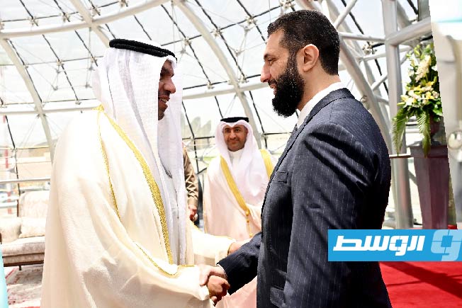 الرئيس السوري أحمد الشرع لدى وصوله إلى الكويت. 1 يونيو 2025. (وكالة الأنباء الكويتية)