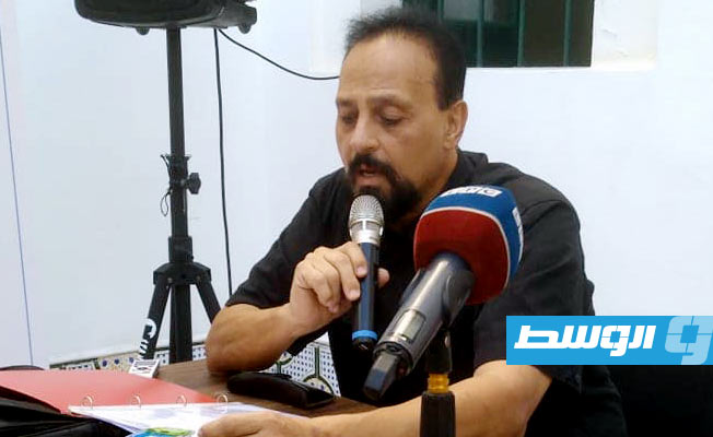 الباحث عبدالحكيم الطويل مدير الأمسية (بوابة الوسط)