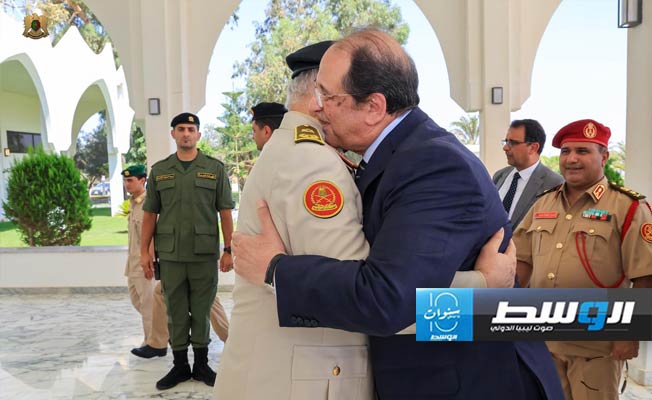 استقبال حفتر لرئيس المخابرات العامة المصرية اللواء عباس كامل، الثلاثاء 6 أغسطس 2024. (القيادة العامة)