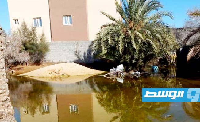 بركة مياه جراء ارتفاع منسوب المياه الجوفية في زليتن، 6 يناير 2024. (بوابة الوسط)