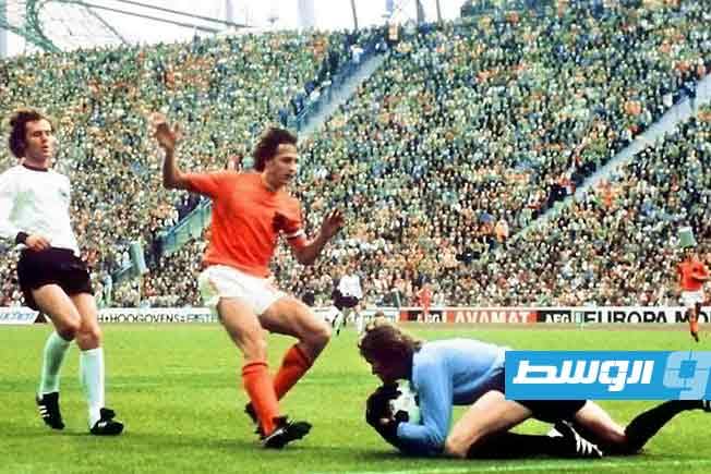المنتخب الهولندي أمام ألمانيا. (أرشيفية : الإنترنت)